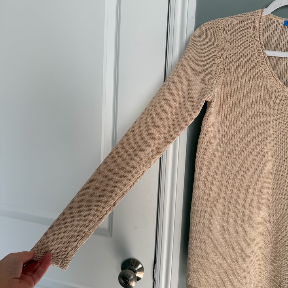 J. McLaughlin "Callum" Beige Tan Lightweight V-Neck Open Knit Sweater Classic - Picture 3 of 15